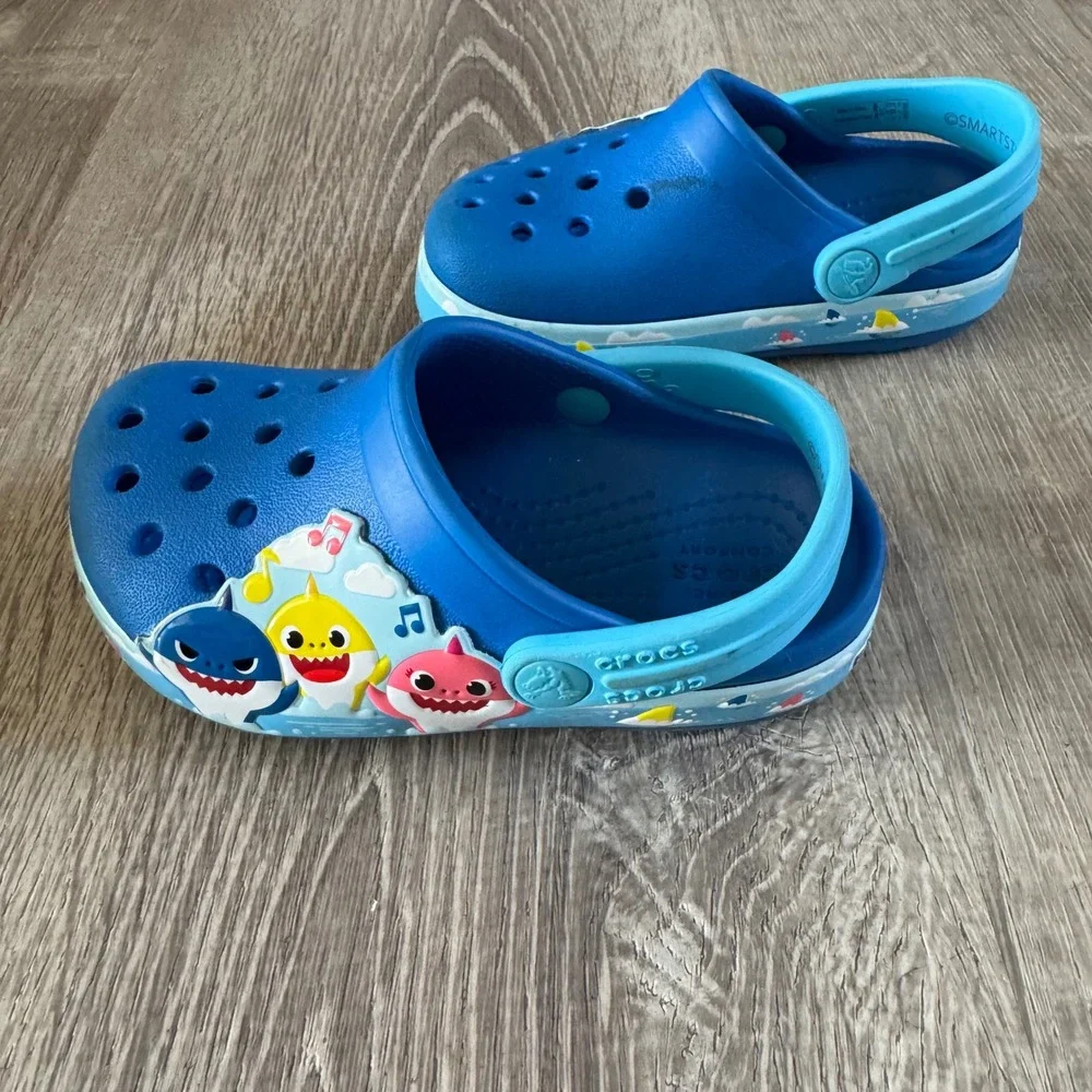 Crocs Fun Lab Baby Shark Clogs Toddler Size C7 Blue Toddler Water Beach Summer